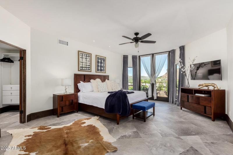 39 - Camelback Canyon