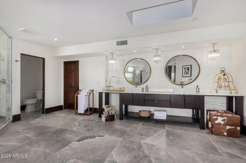 43 - Camelback Canyon