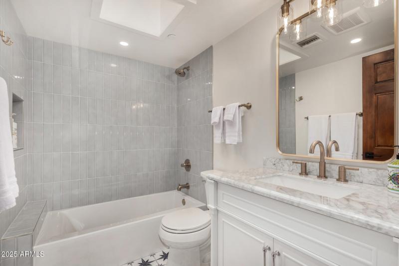 55 - Camelback Canyon