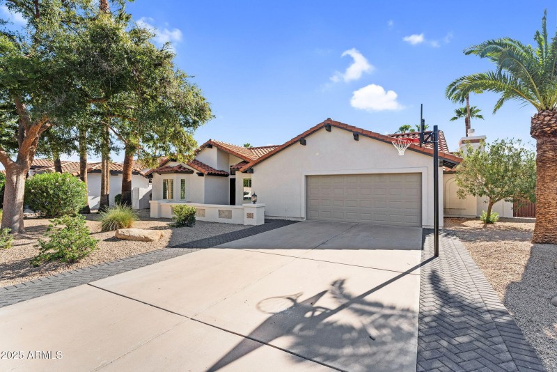 2-web-or-mls-7655 E Windrose Dr - 2