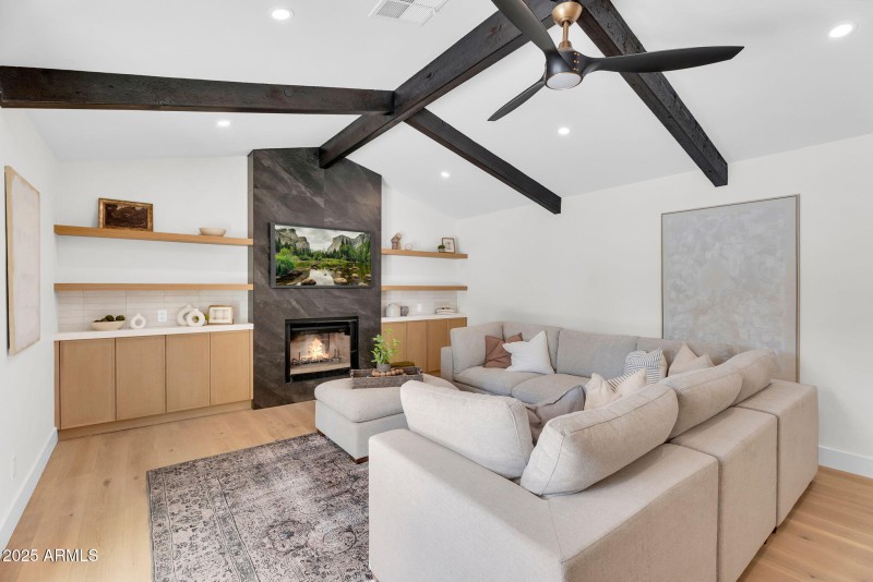 8-web-or-mls-7655 E Windrose Dr - 7