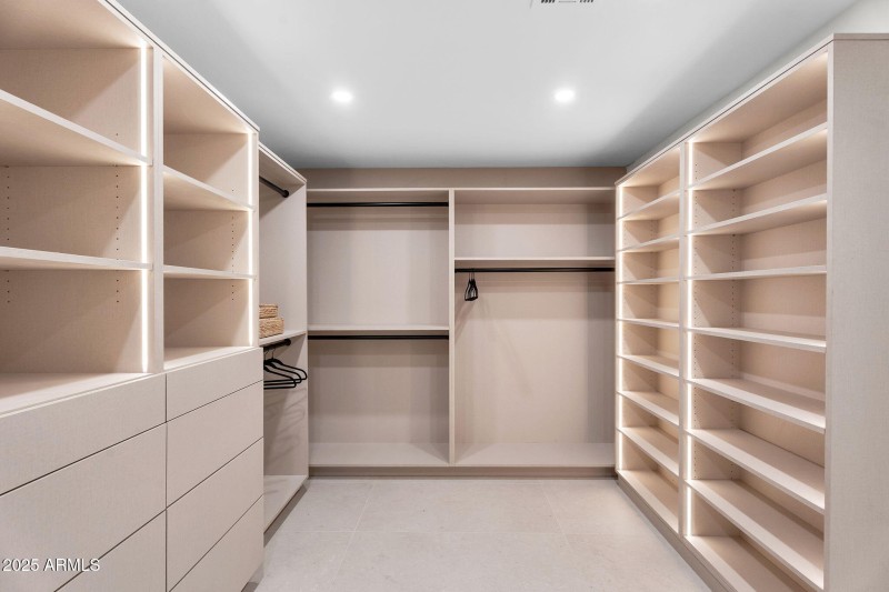 31-web-or-mls-7655 E Windrose Dr - 29