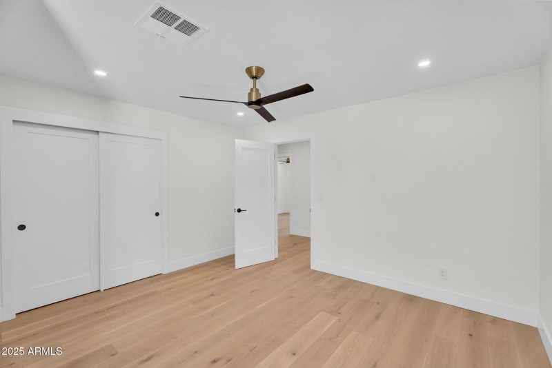 36-web-or-mls-7655 E Windrose Dr - 39