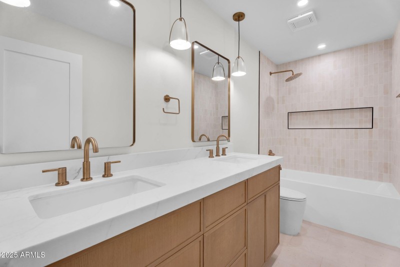 39-web-or-mls-7655 E Windrose Dr - 34