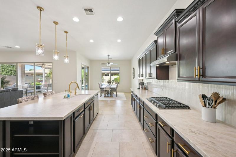 19-web-or-mls-N 161st Ave-S3009-019