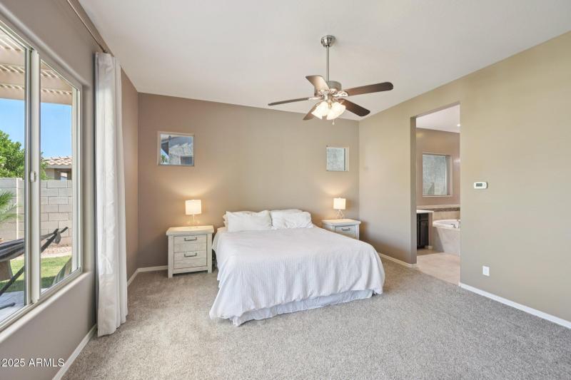 35-web-or-mls-N 161st Ave-S3009-035