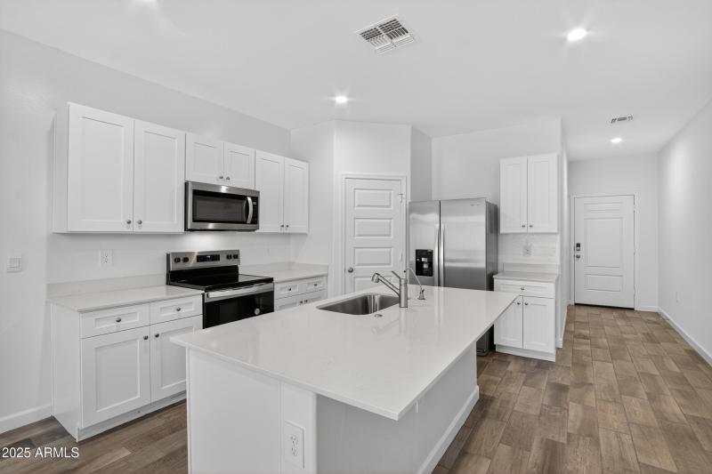 005_013_a4m_opnshw (1)