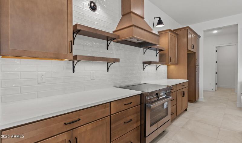 Edgewood Lot #102 Kitchen 3 (Large)