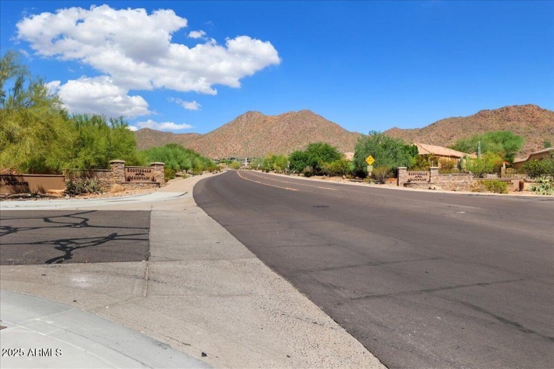 HIKING TRAILS NEARBY