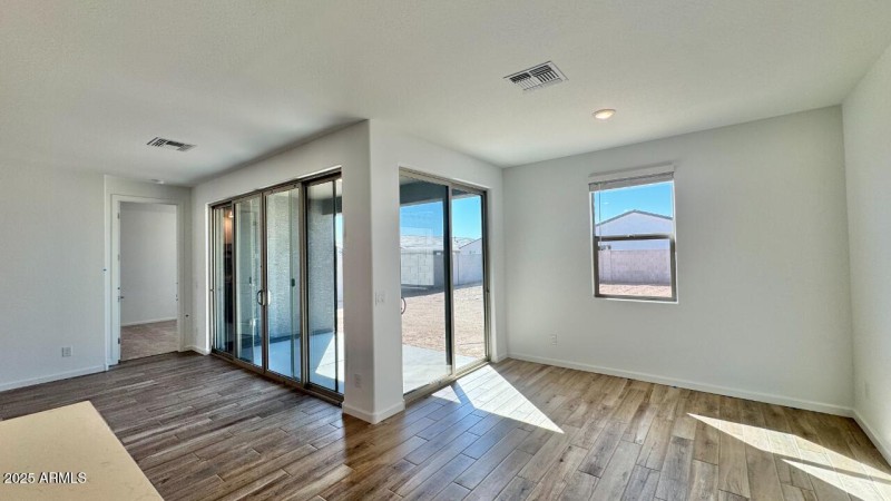 010 Dining and Patio