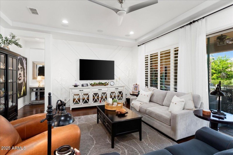 09-27052 W Oraibi Dr