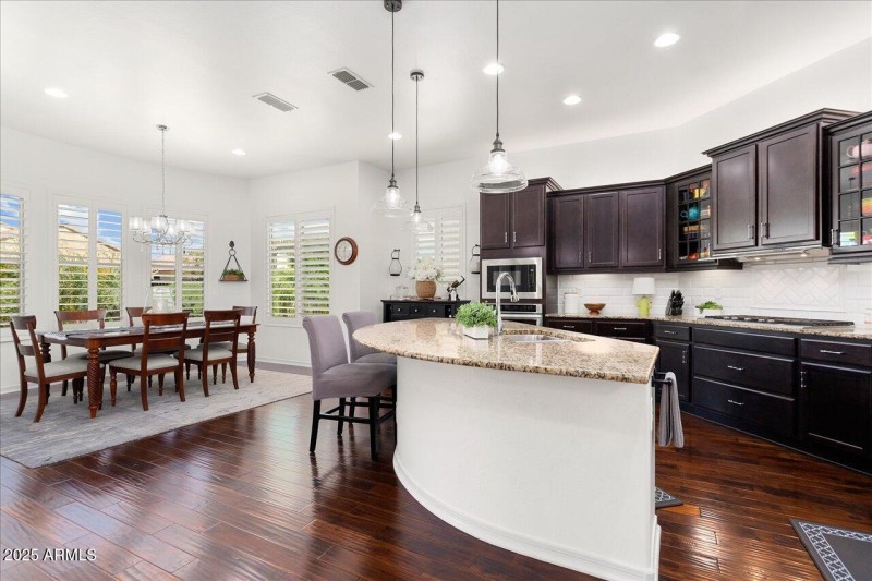 14-27052 W Oraibi Dr