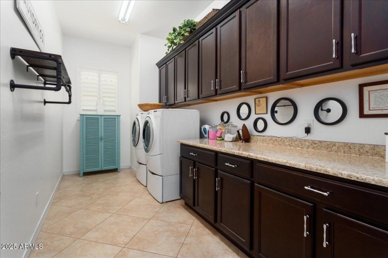 24-27052 W Oraibi Dr