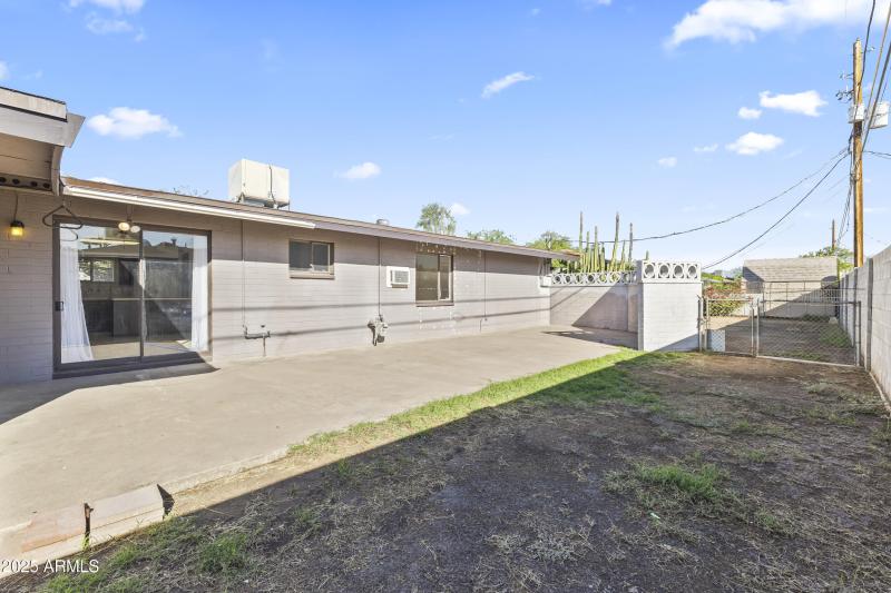 ADDITIONAL PATIO OFF OF KITCHEN