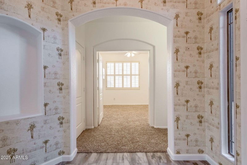 22-web-or-mls-18083 W Douglas Way, Surpi