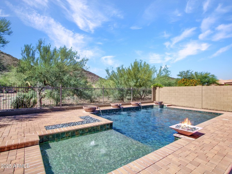 Pool & Water features