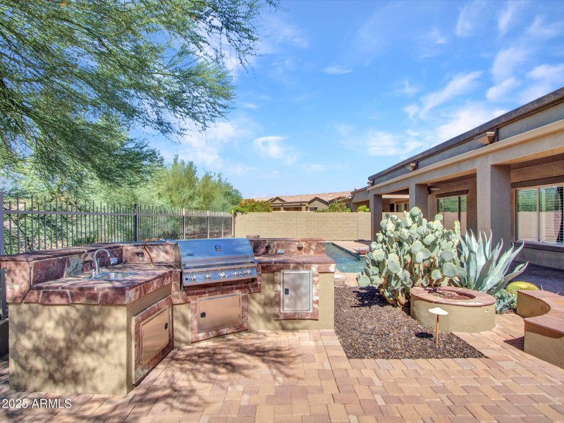 Built in BBQ and Firepit