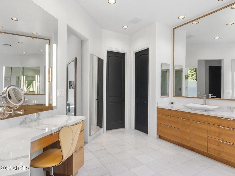 054_Primary Bathroom