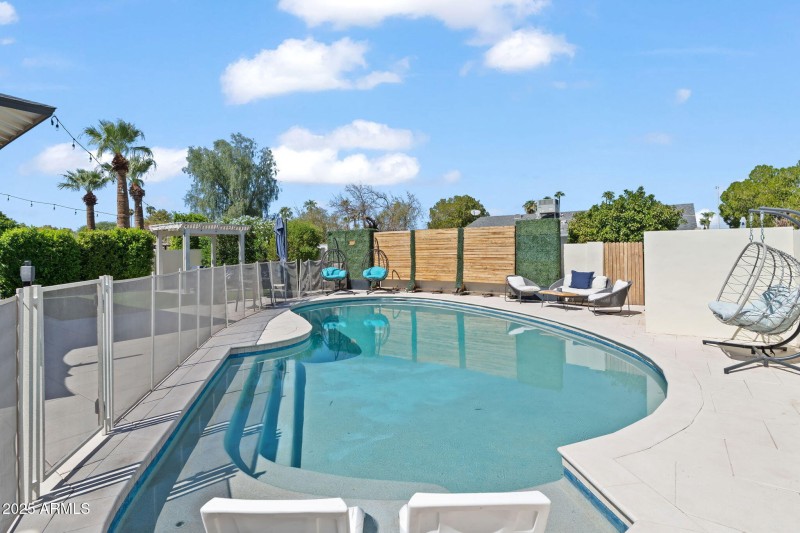 Pool with Removable Fencing