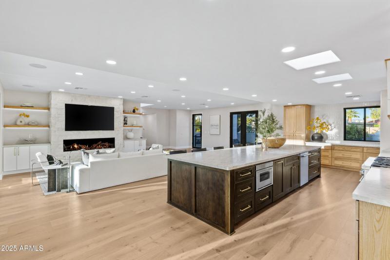 8436 N Vía Linda-31