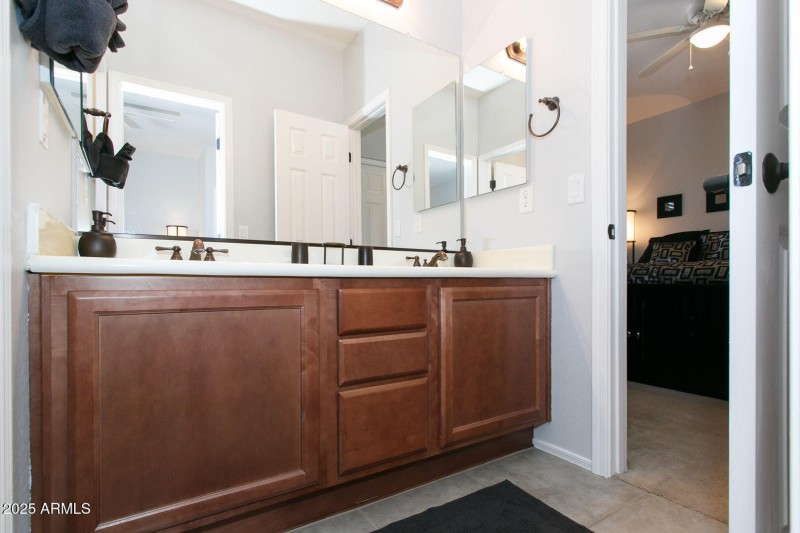 Jack and jill bathroom