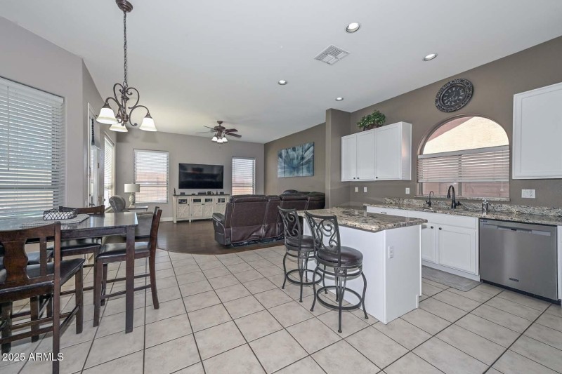 Kitchen-Family Room