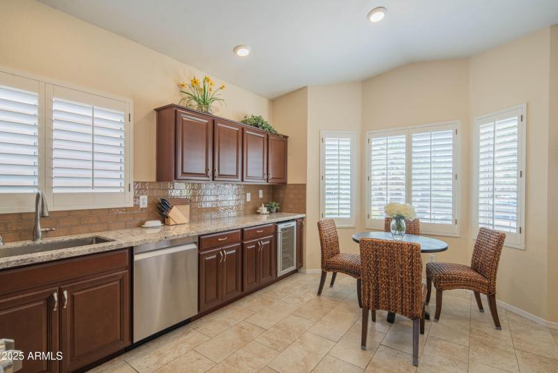 Light and bright kitchen