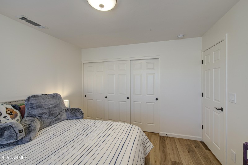 Bedroom 2-pic 2
