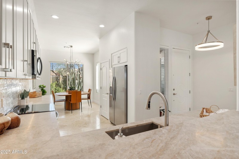 QUARTZITE COUNTERTOPS