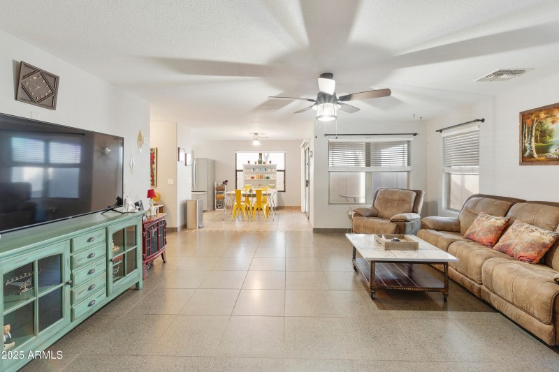 2258 E-006-029-dlb-MLS_Size