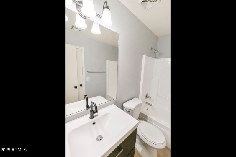 2258 E-025-016-DLB 6308-MLS_Size