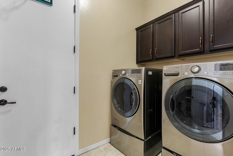 Oversizded Laundry Room