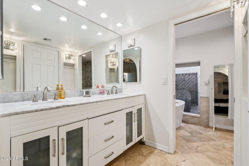 29-web-or-mls-50-web-or-mls-N 82nd St-L1