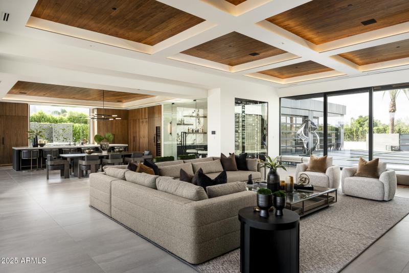 6911 E Jackrabbit Rd PV TopPics-9