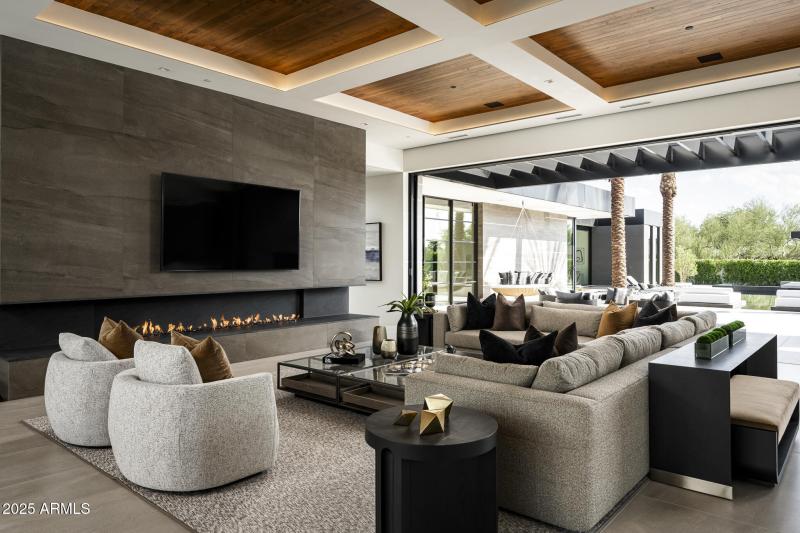 6911 E Jackrabbit Rd PV TopPics-10