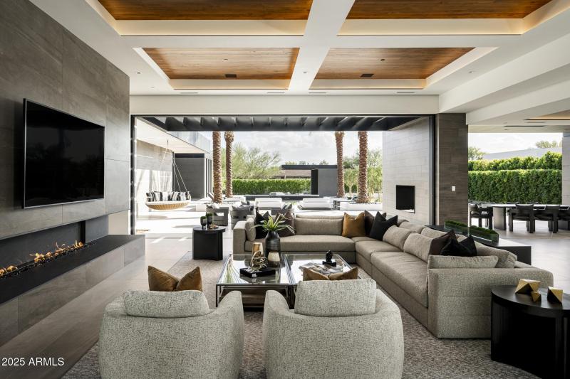 6911 E Jackrabbit Rd PV TopPics-12