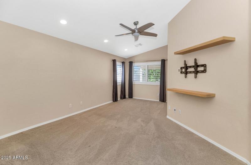 18624 N 39th St-large-012-022-TOD8841-15