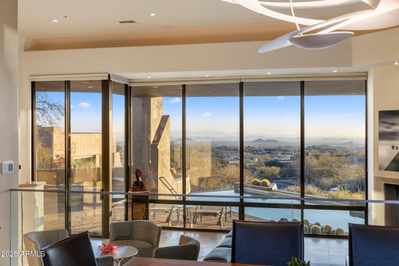 Dining Southwest Views