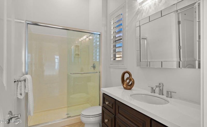 40-web-or-mls-EnSuite Bedroom Four3