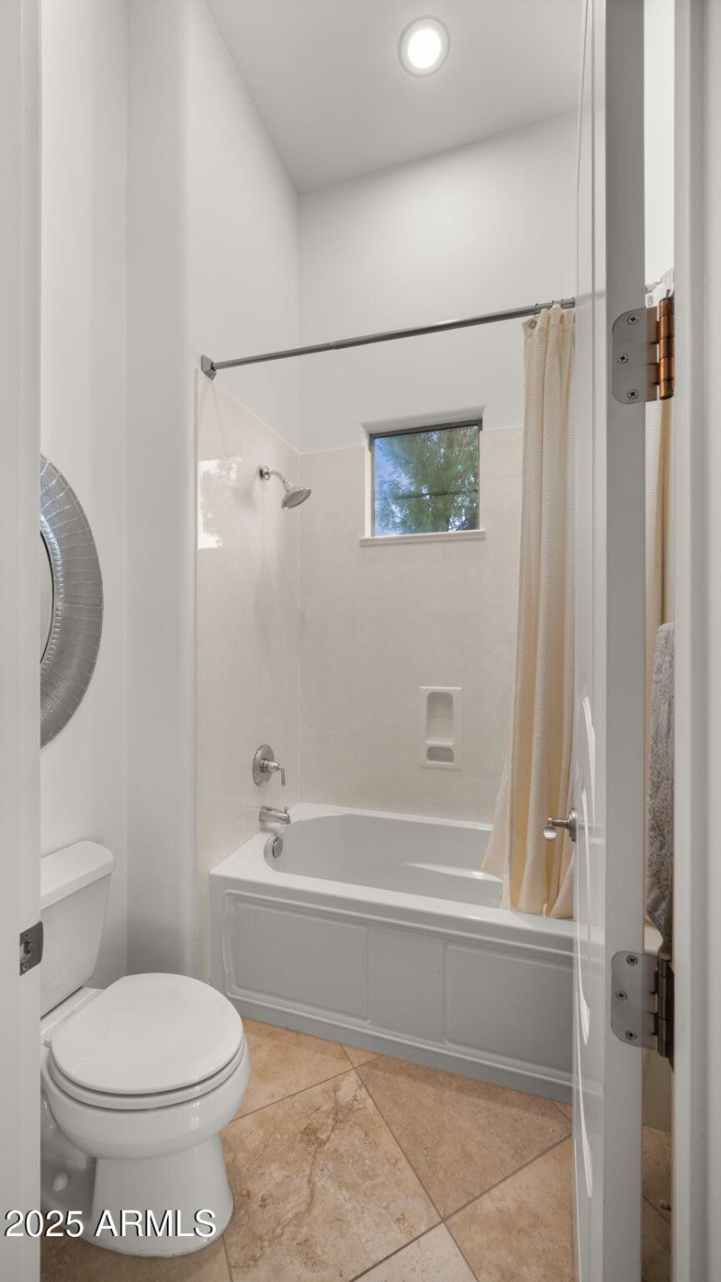 44-web-or-mls-EnSuite Bedroom One4