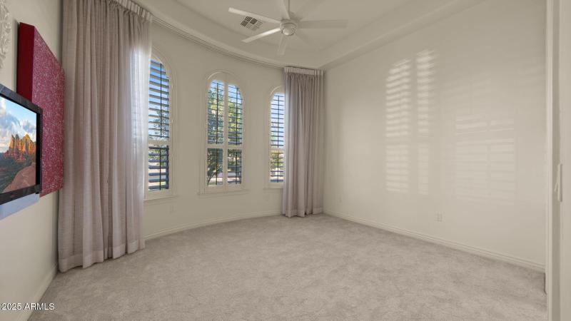 46-web-or-mls-EnSuite Bedroom Three2