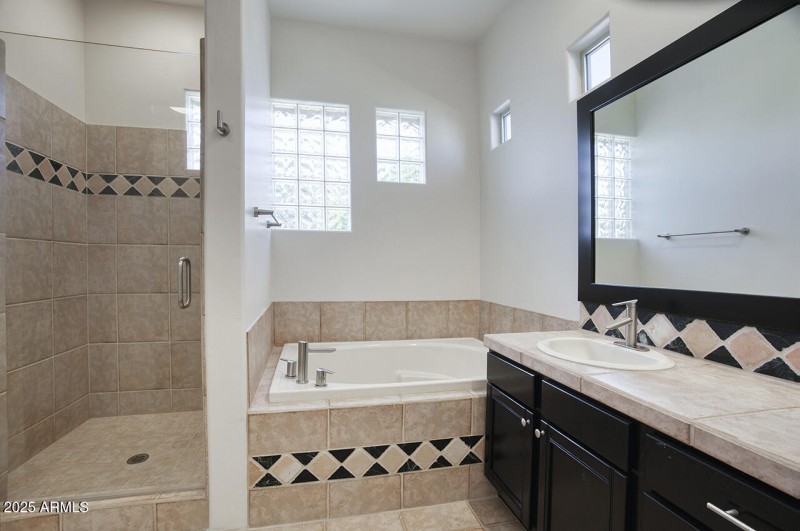 Bathroom 2 (Second Primary)