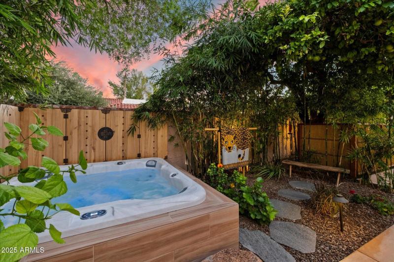 Personal Jacuzzi & Lounge Space