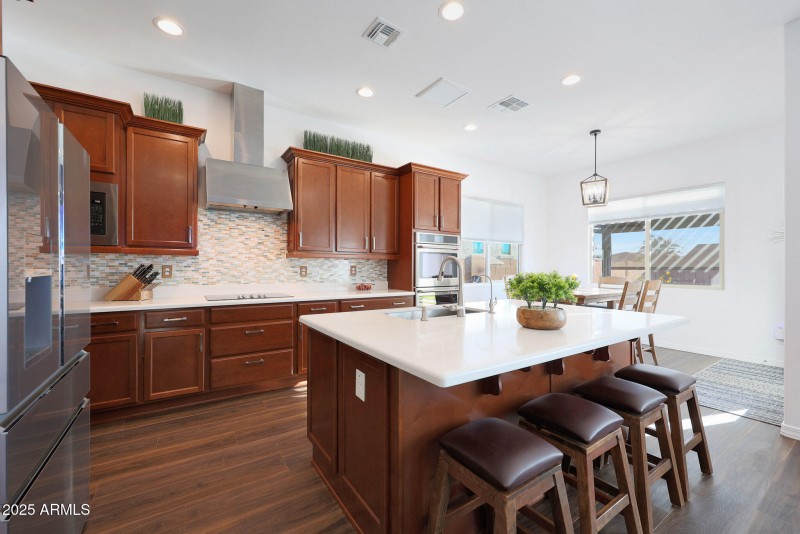Kitchen Island & Dining Nook