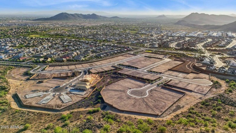 1-web-or-mls-6794-w-spur-dr