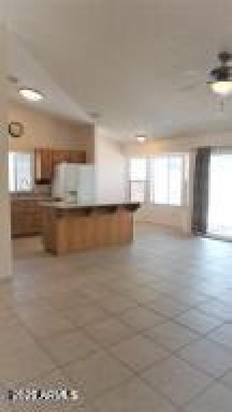 Family Room to Kitchen Breakfast Nook