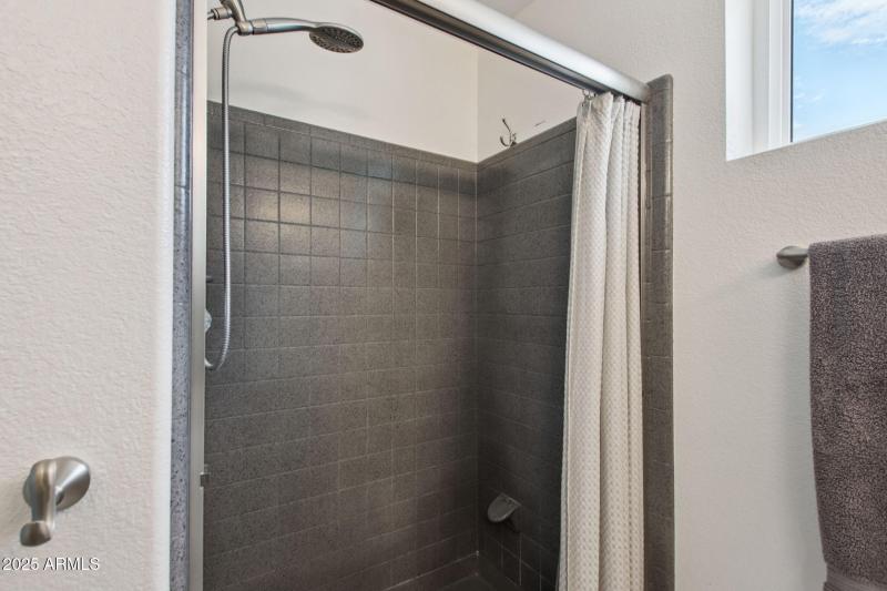 32-web-or-mls-N 148th Dr-S1909-030