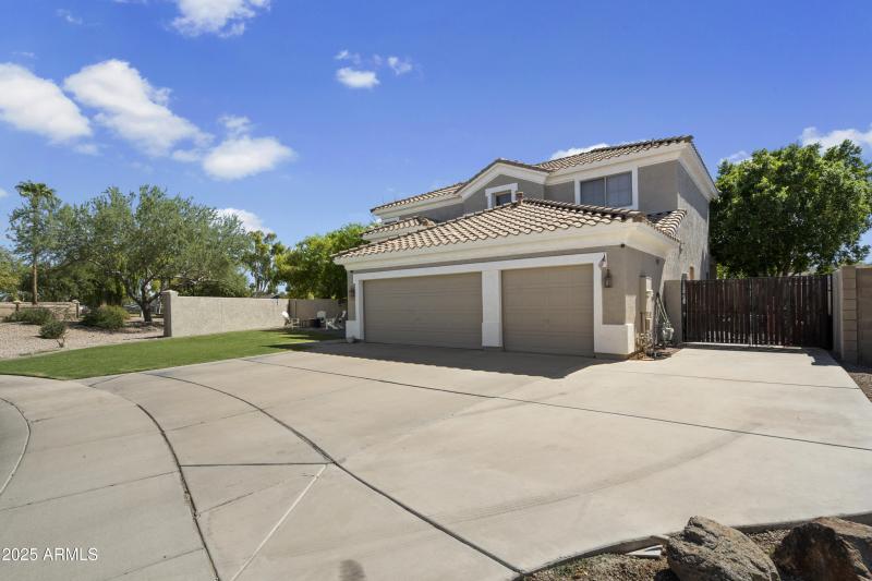 Huge Extended Driving with RV Gate