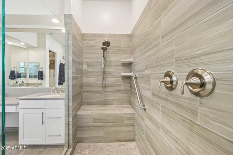 28-web-or-mls-N 205th Gln-S0110-028