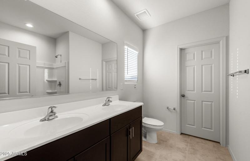 15 - Owner Bathroom